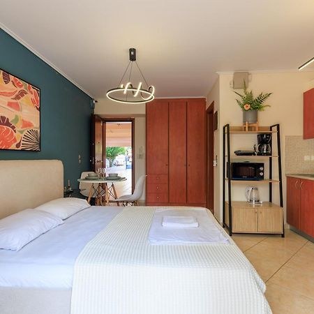 Aiolos Glyfada Super Lux Mini Apartment เอเธนส์ ภายนอก รูปภาพ