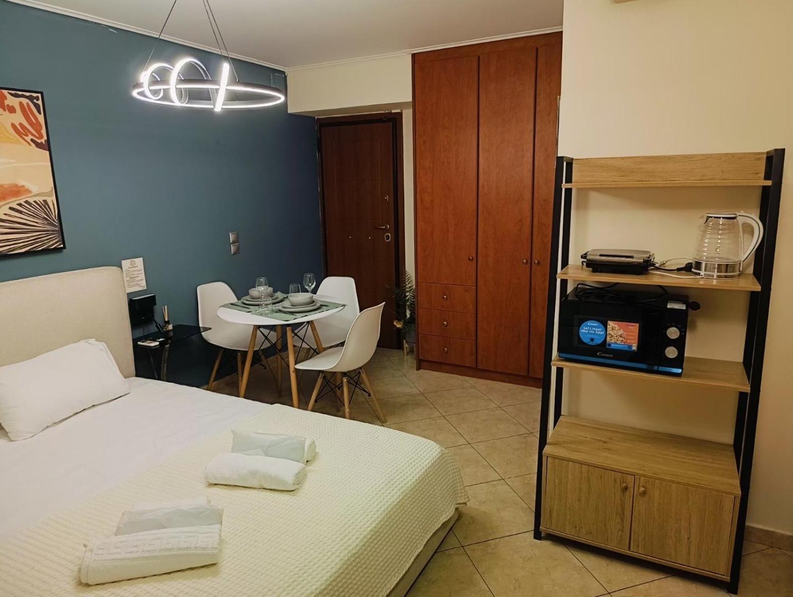 Aiolos Glyfada Super Lux Mini Apartment เอเธนส์ ภายนอก รูปภาพ