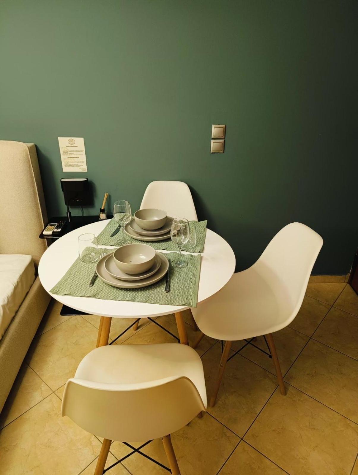 Aiolos Glyfada Super Lux Mini Apartment เอเธนส์ ภายนอก รูปภาพ