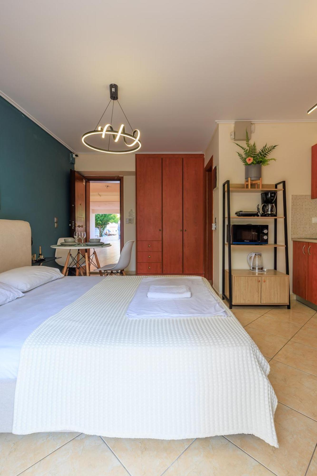 Aiolos Glyfada Super Lux Mini Apartment เอเธนส์ ภายนอก รูปภาพ